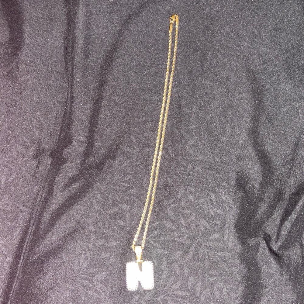 N pendant with chain